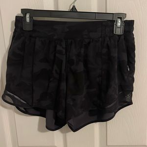Lululemon Hotty Hot HR lined Short 4”